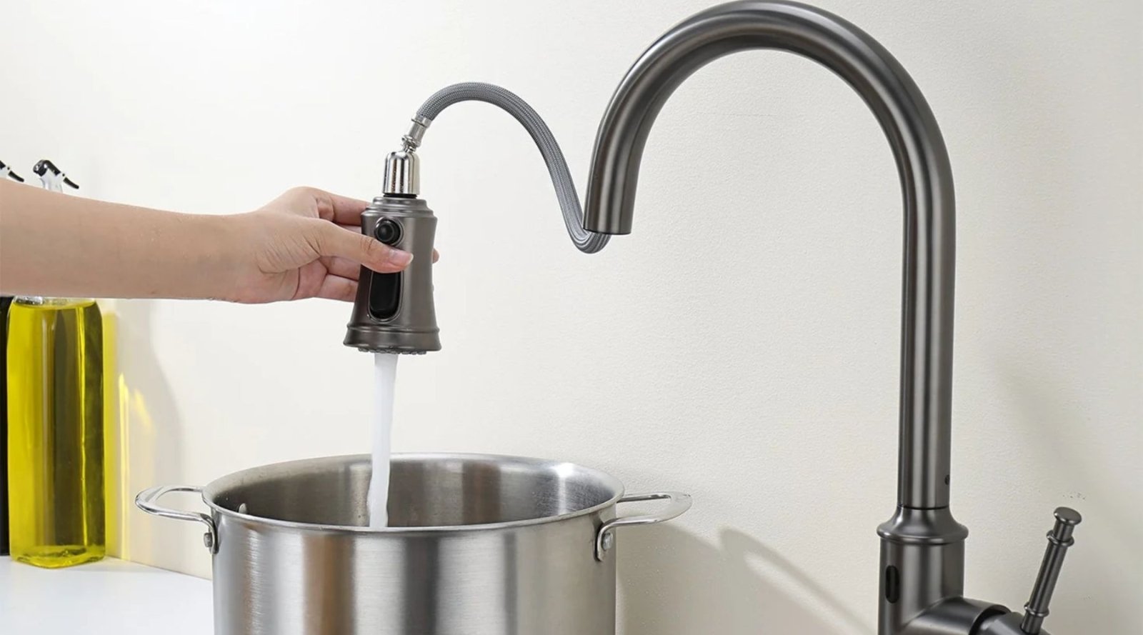 Best Pull-Down Faucets for Large Kitchen Sinks - Lefton Home