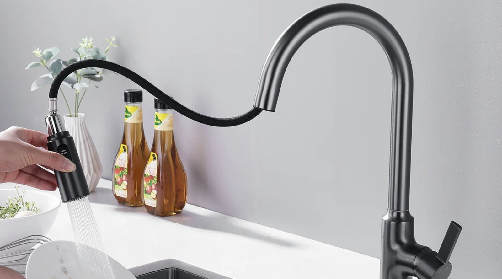 The Top 5 Pull-Down Kitchen Faucets for 2025 - Lefton Home